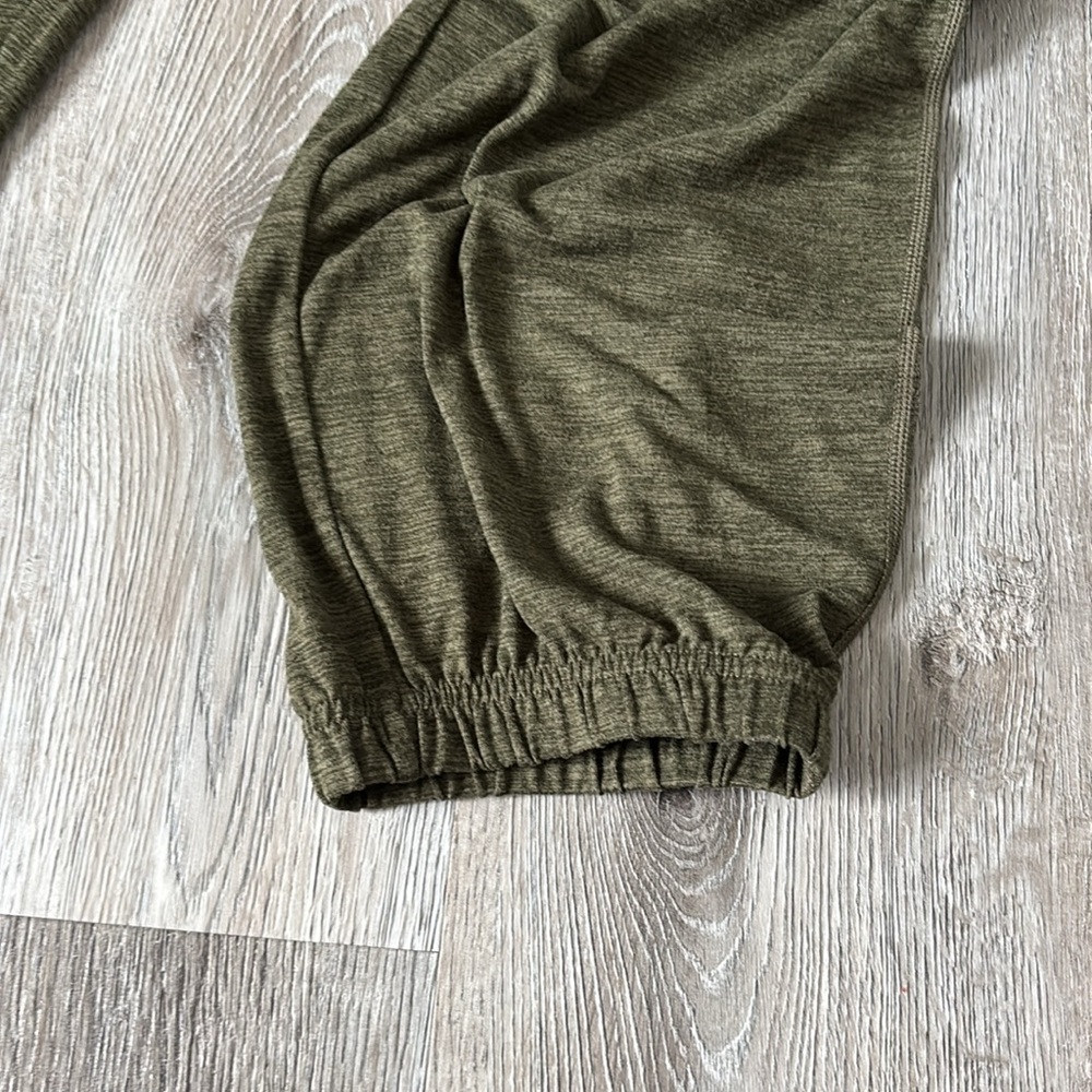 Army green pants - Picture 2 of 3